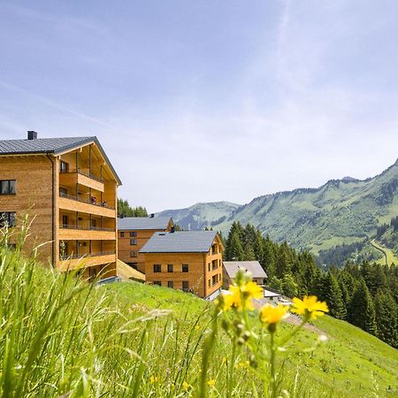 Alpenstolz Damuels Haus 2 - Stilvoll Urlauben In Den Bergen Apartman Kültér fotó