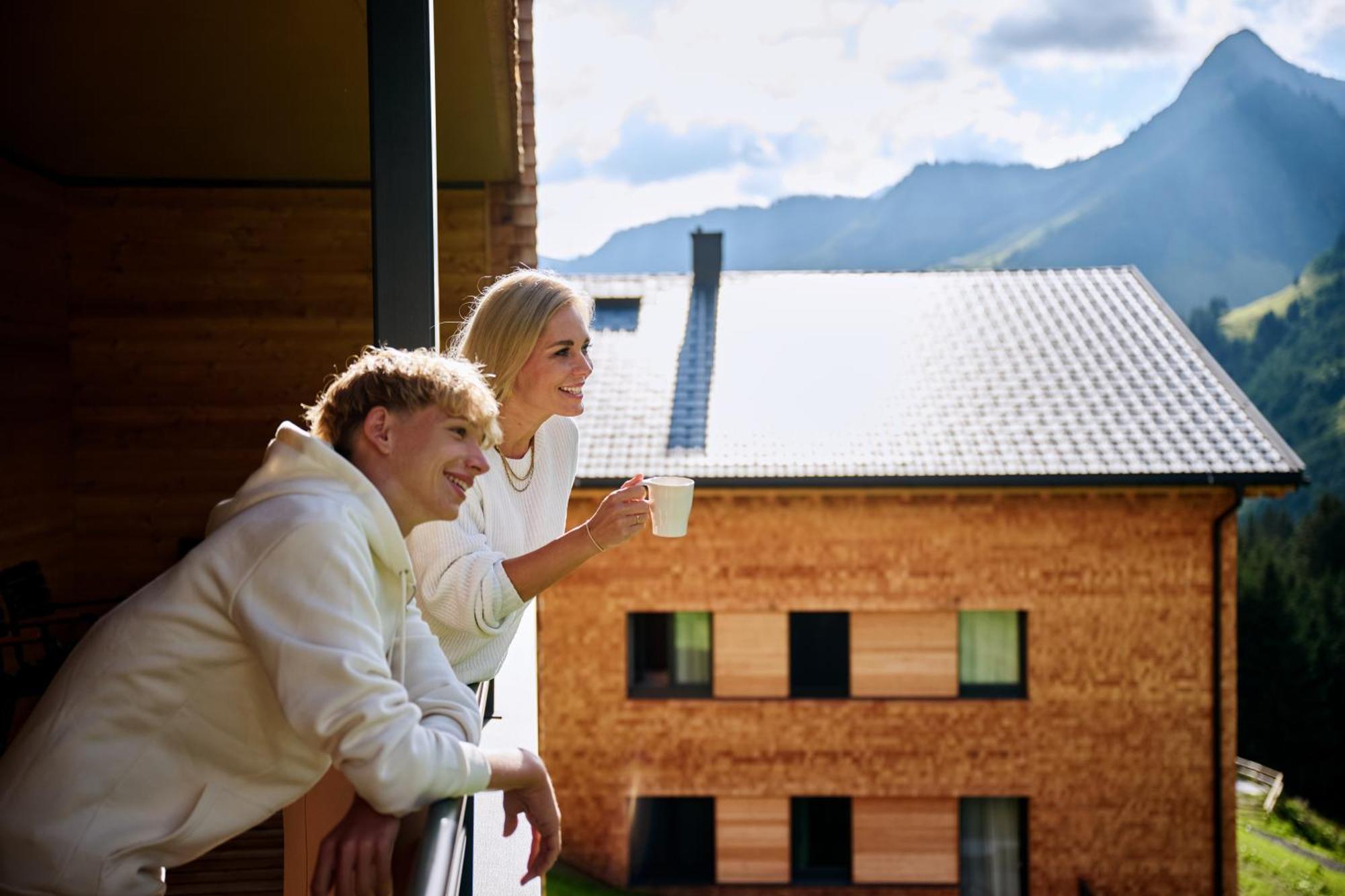 Alpenstolz Damuels Haus 2 - Stilvoll Urlauben In Den Bergen Apartman Kültér fotó